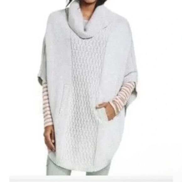 CAbi Grey Cowl Neck Knit Poncho/Sweater/Cape #3003 w/Front Pocket Pouch. Small - Picture 7 of 12